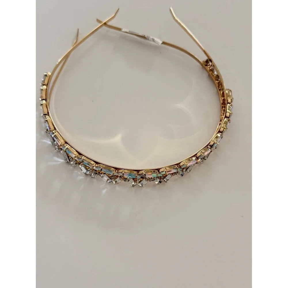 I.N.C. International Concepts set. Features 2-Pc. Gold-Tone Crystal Headband